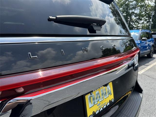 Photo of 2023 Infinite Black Metallic Lincoln Navigator