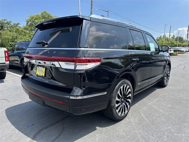 Photo of 2023 Infinite Black Metallic Lincoln Navigator