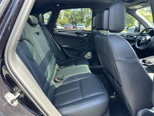 Photo of 2022 Jet Black Metallic Porsche Macan