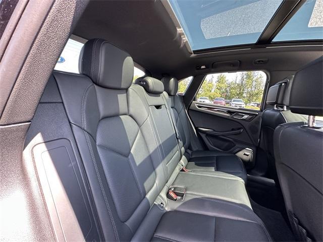 Photo of 2022 Jet Black Metallic Porsche Macan