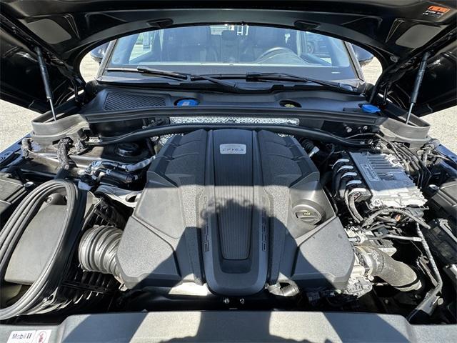 Photo of 2022 Jet Black Metallic Porsche Macan