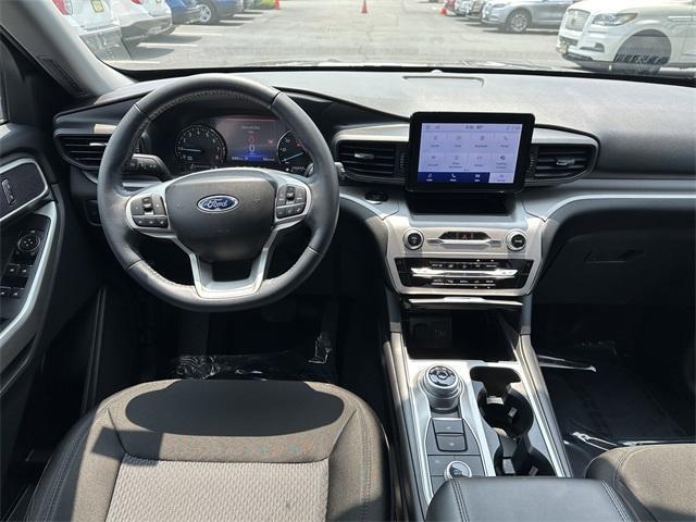 Photo of 2023 Carbonized Gray Metallic Ford Explorer