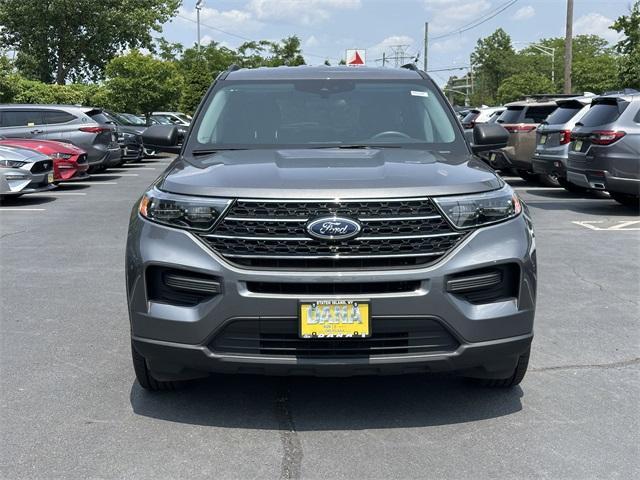 Photo of 2023 Carbonized Gray Metallic Ford Explorer