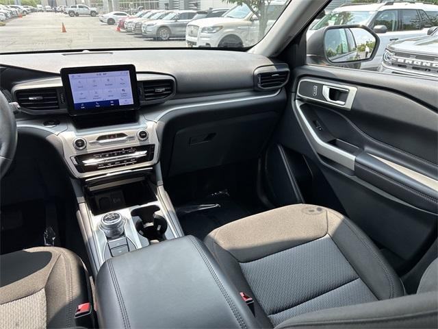 Photo of 2023 Carbonized Gray Metallic Ford Explorer