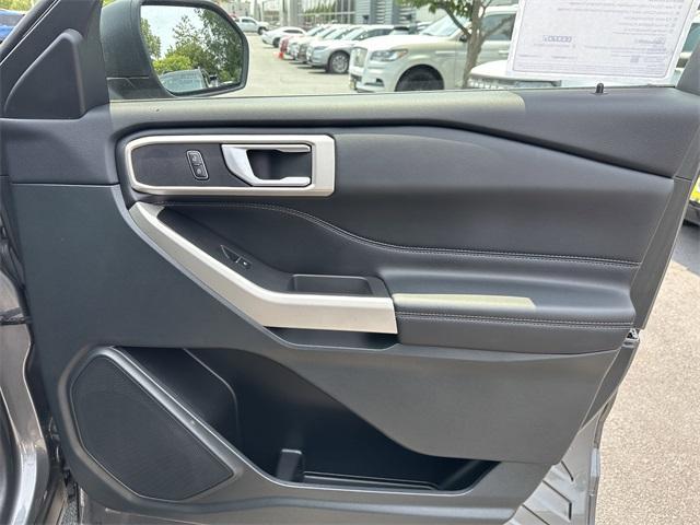 Photo of 2023 Carbonized Gray Metallic Ford Explorer