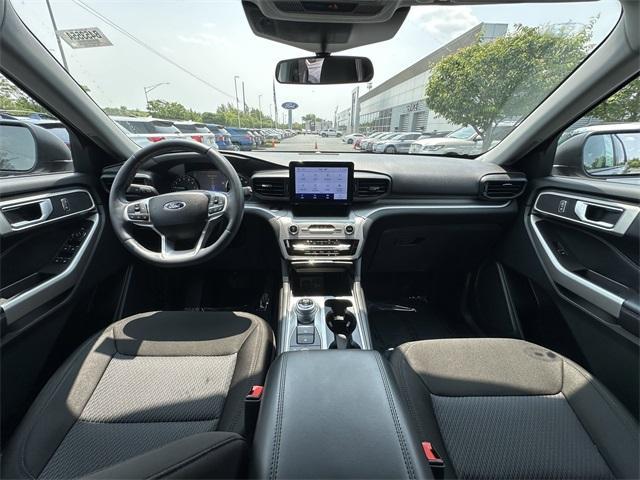 Photo of 2023 Carbonized Gray Metallic Ford Explorer