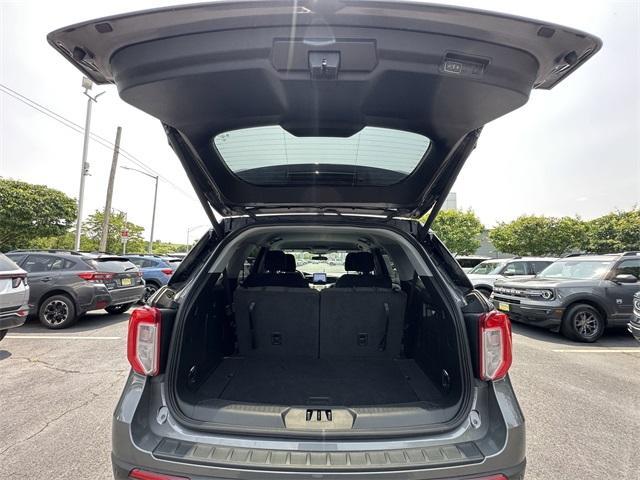 Photo of 2023 Carbonized Gray Metallic Ford Explorer