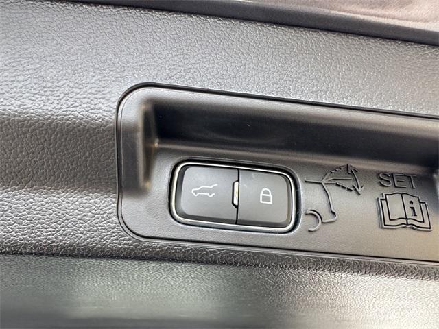 Photo of 2023 Carbonized Gray Metallic Ford Explorer