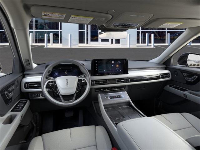 Photo of 2025 Crystal White Metallic Lincoln Aviator