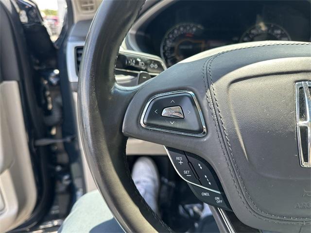 Photo of 2020 Blue Lincoln MKZ