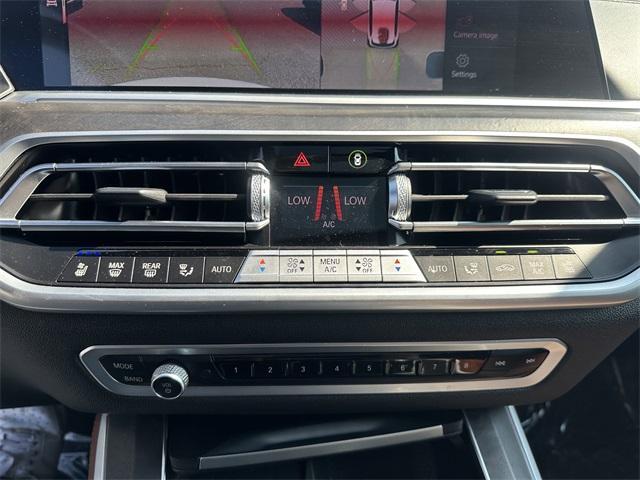 Photo of 2022 Mineral White Metallic BMW X5