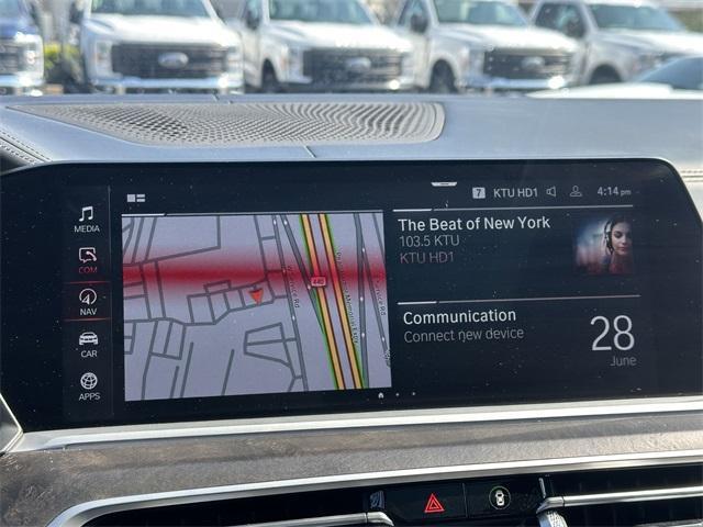 Photo of 2022 Mineral White Metallic BMW X5