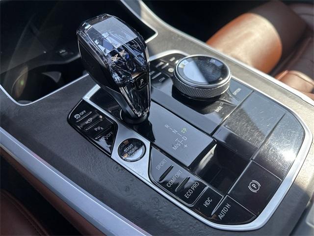 Photo of 2022 Mineral White Metallic BMW X5