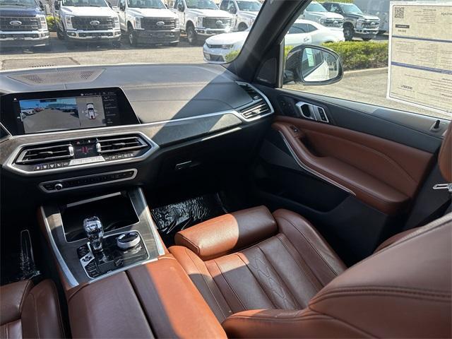 Photo of 2022 Mineral White Metallic BMW X5