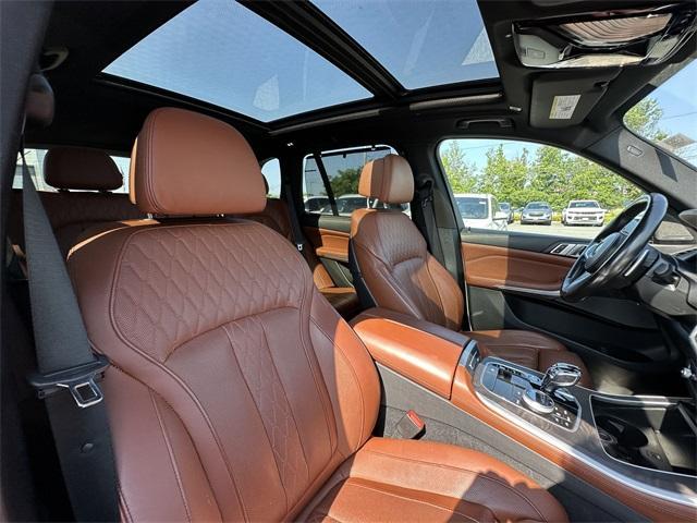 Photo of 2022 Mineral White Metallic BMW X5