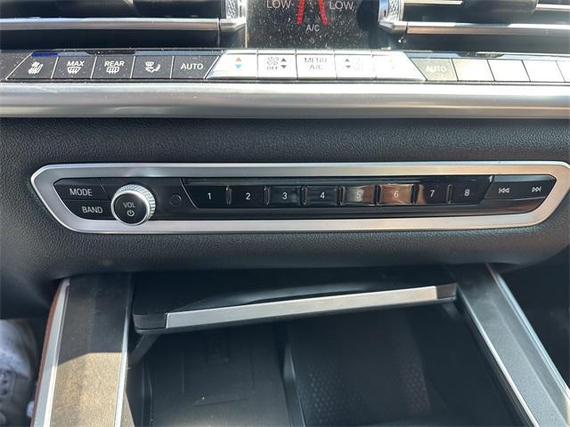 Photo of 2022 Mineral White Metallic BMW X5