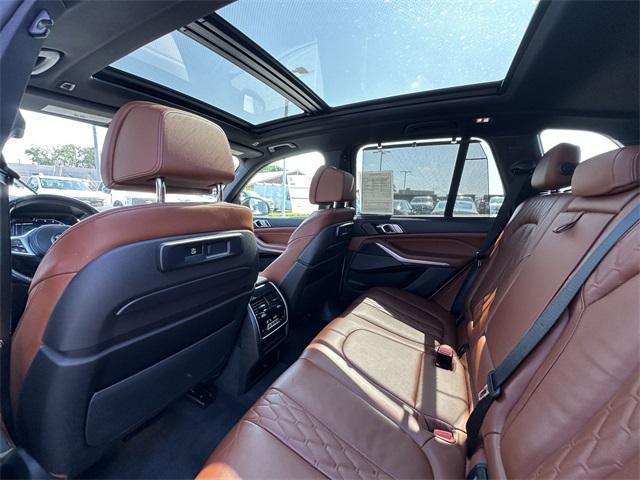 Photo of 2022 Mineral White Metallic BMW X5