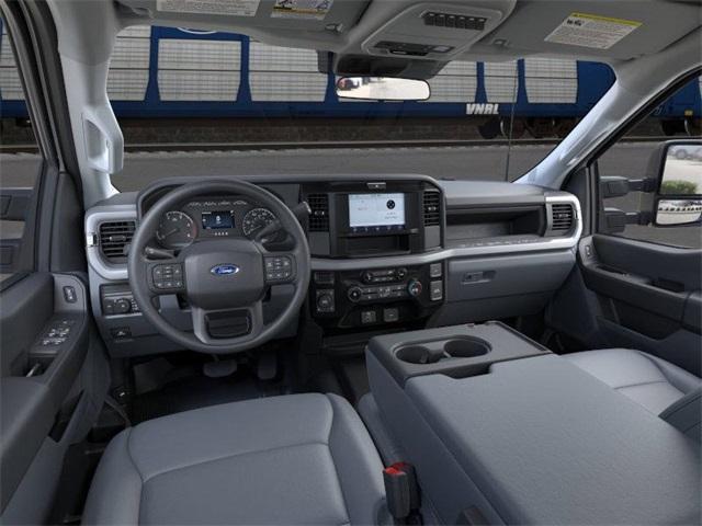 Photo of 2026 Oxford White Ford F-350
