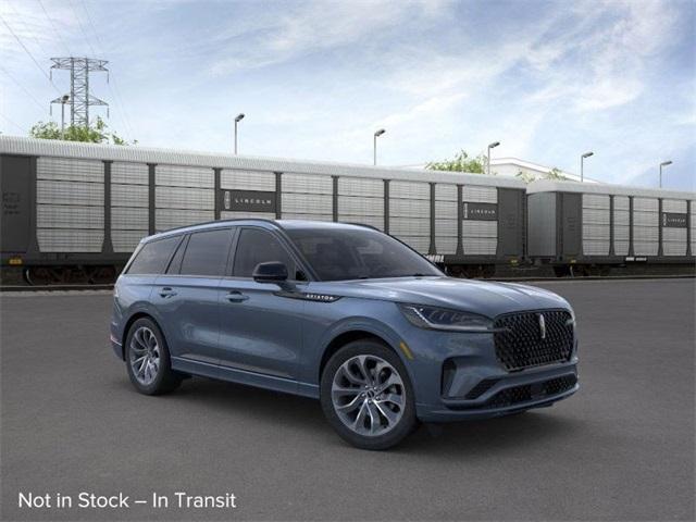 Photo of 2025 Whisper White Lincoln Aviator