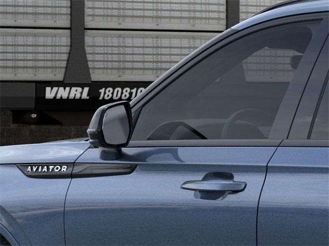 Photo of 2025 Whisper White Lincoln Aviator
