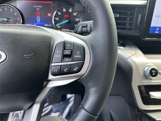 Photo of 2023 Rapid Red Metallic Tinted Clearcoat Ford Explorer