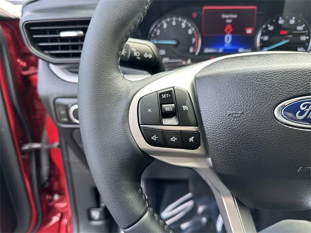 Photo of 2023 Rapid Red Metallic Tinted Clearcoat Ford Explorer