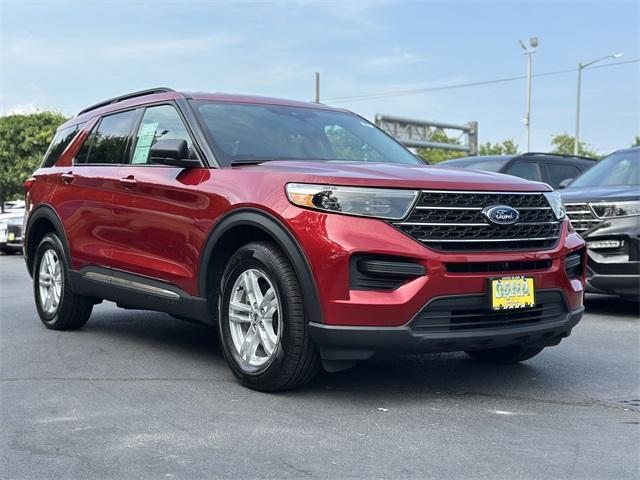 Photo of 2023 Rapid Red Metallic Tinted Clearcoat Ford Explorer