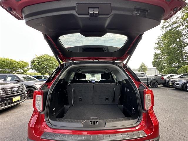 Photo of 2023 Rapid Red Metallic Tinted Clearcoat Ford Explorer