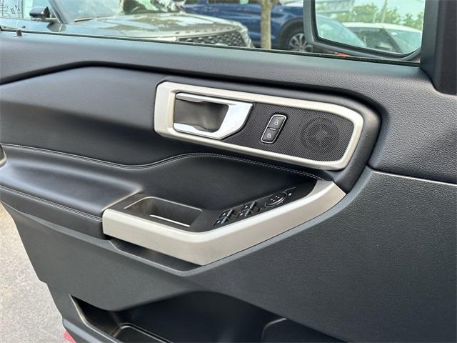 Photo of 2023 Rapid Red Metallic Tinted Clearcoat Ford Explorer