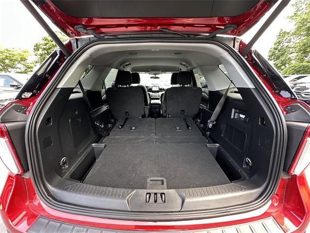 Photo of 2023 Rapid Red Metallic Tinted Clearcoat Ford Explorer