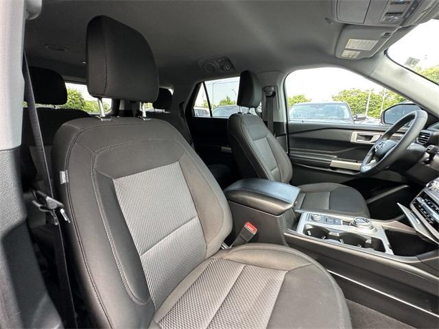 Photo of 2023 Rapid Red Metallic Tinted Clearcoat Ford Explorer