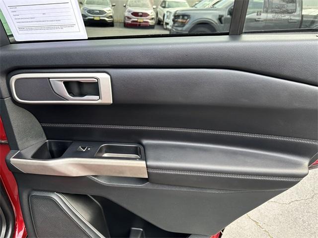 Photo of 2023 Rapid Red Metallic Tinted Clearcoat Ford Explorer