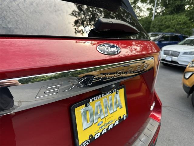 Photo of 2023 Rapid Red Metallic Tinted Clearcoat Ford Explorer