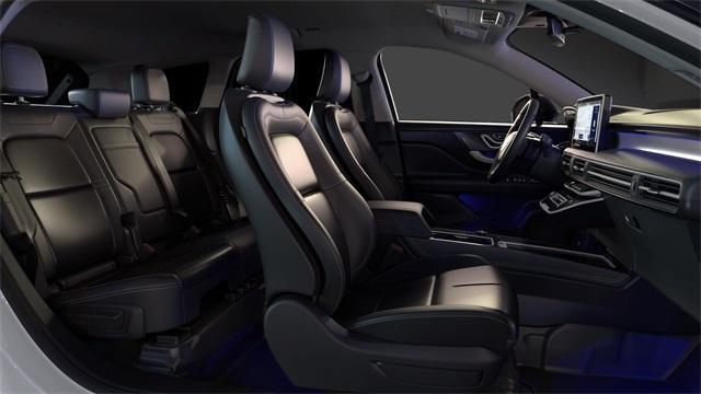 Photo of 2025 Crystal White Metallic Lincoln Corsair