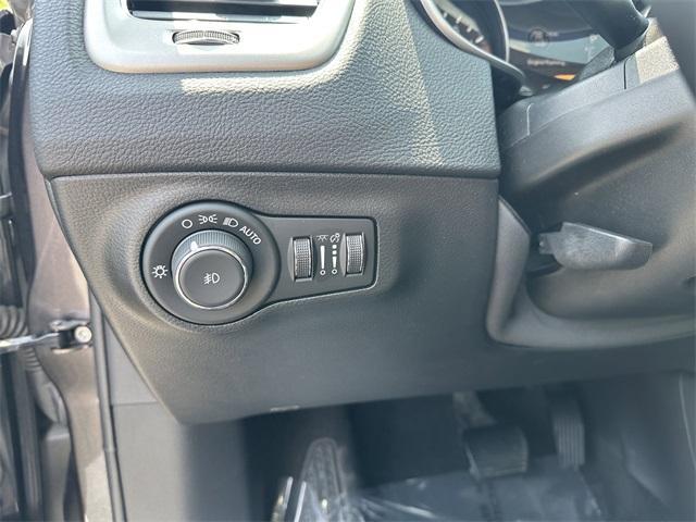 Photo of 2020 Granite Crystal Clearcoat Metallic Jeep Compass