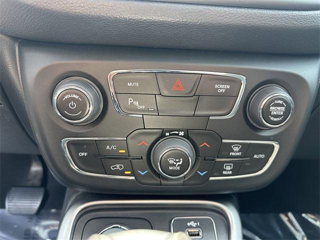 Photo of 2020 Granite Crystal Clearcoat Metallic Jeep Compass