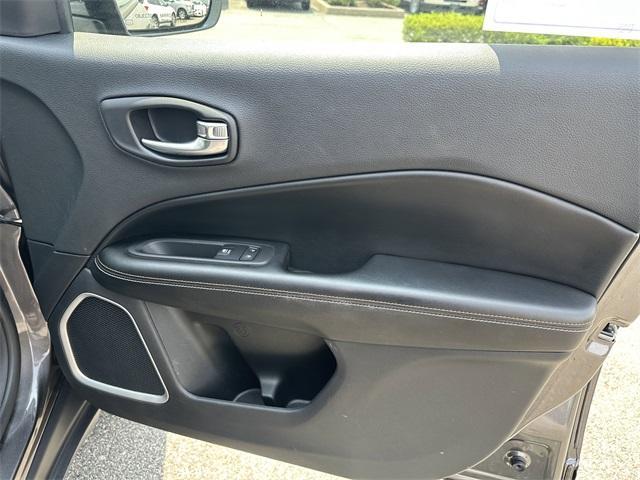 Photo of 2020 Granite Crystal Clearcoat Metallic Jeep Compass