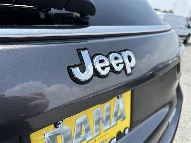 Photo of 2020 Granite Crystal Clearcoat Metallic Jeep Compass