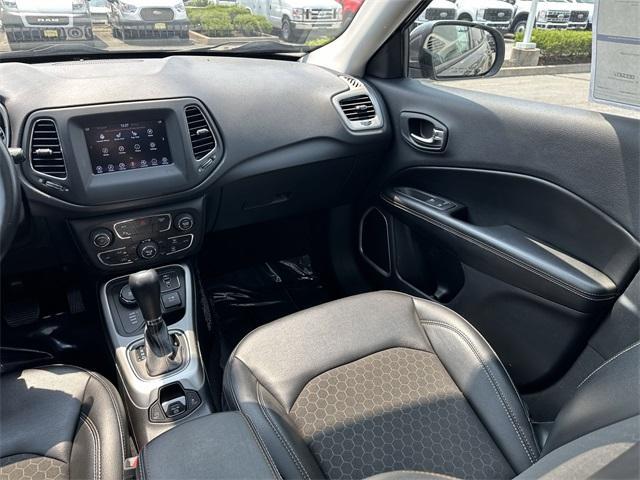 Photo of 2020 Granite Crystal Clearcoat Metallic Jeep Compass