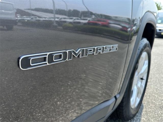Photo of 2020 Granite Crystal Clearcoat Metallic Jeep Compass
