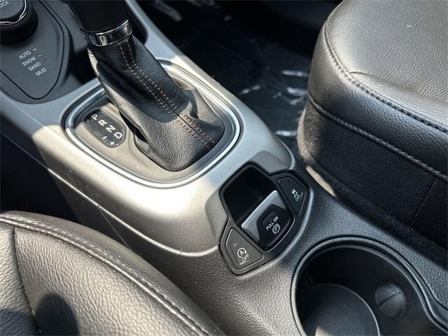 Photo of 2020 Granite Crystal Clearcoat Metallic Jeep Compass