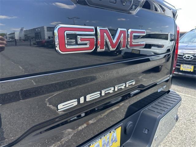 Photo of 2023 Onyx Black GMC Sierra 1500