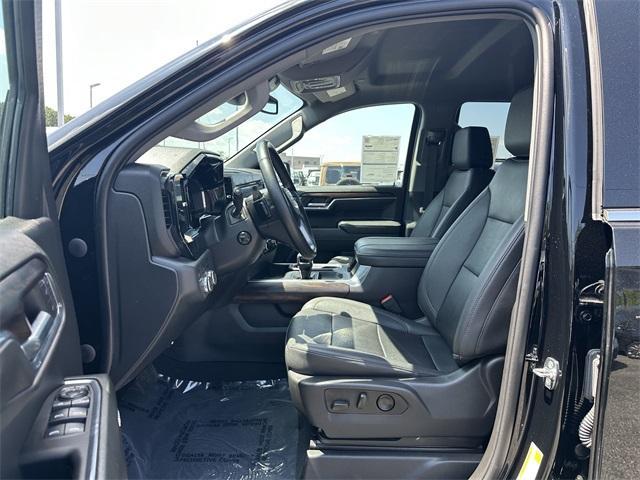Photo of 2023 Onyx Black GMC Sierra 1500