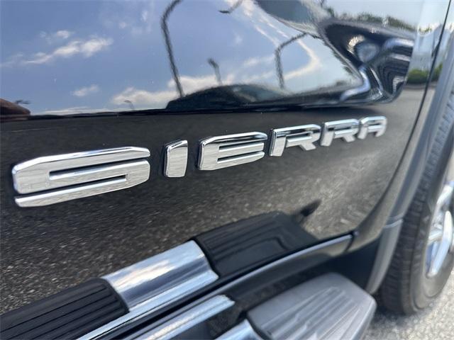 Photo of 2023 Onyx Black GMC Sierra 1500