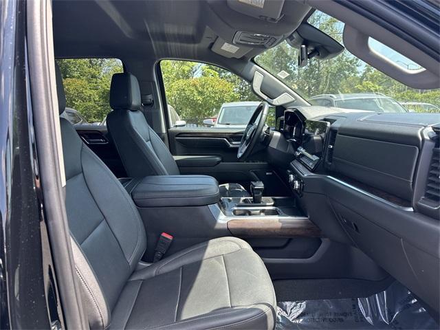 Photo of 2023 Onyx Black GMC Sierra 1500