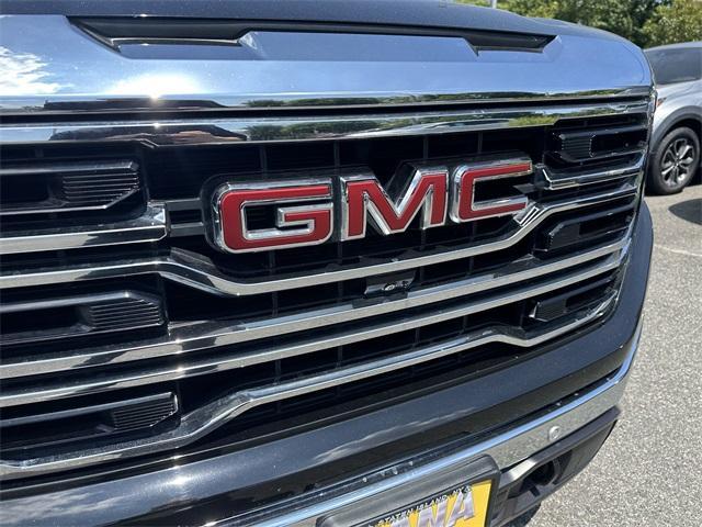Photo of 2023 Onyx Black GMC Sierra 1500