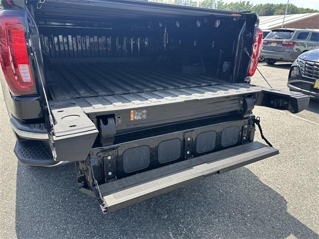 Photo of 2023 Onyx Black GMC Sierra 1500
