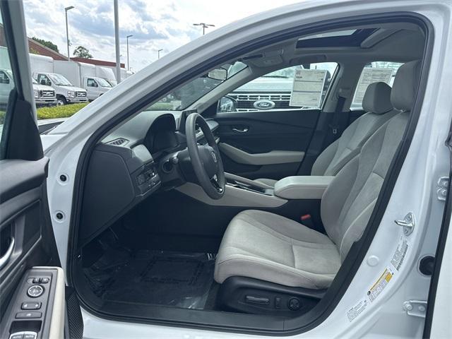 Photo of 2023 White Honda Accord