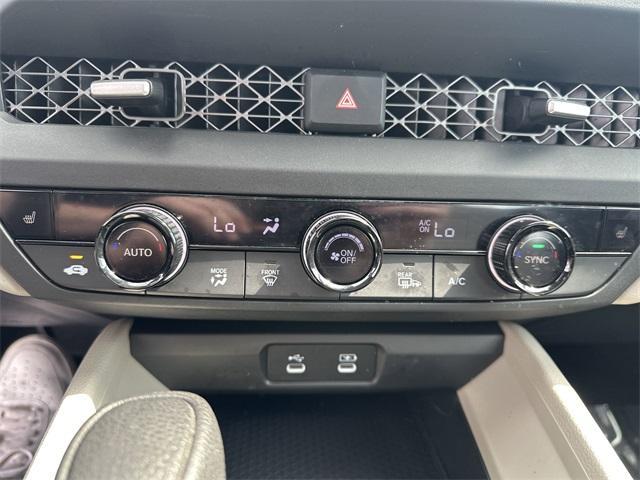 Photo of 2023 White Honda Accord