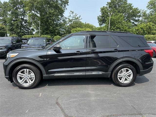 Photo of 2022 Agate Black Metallic Ford Explorer